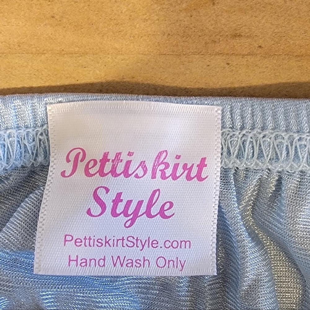 NWOT Pettiskirt 3 Layer Crinoline - Picture 3 of 3